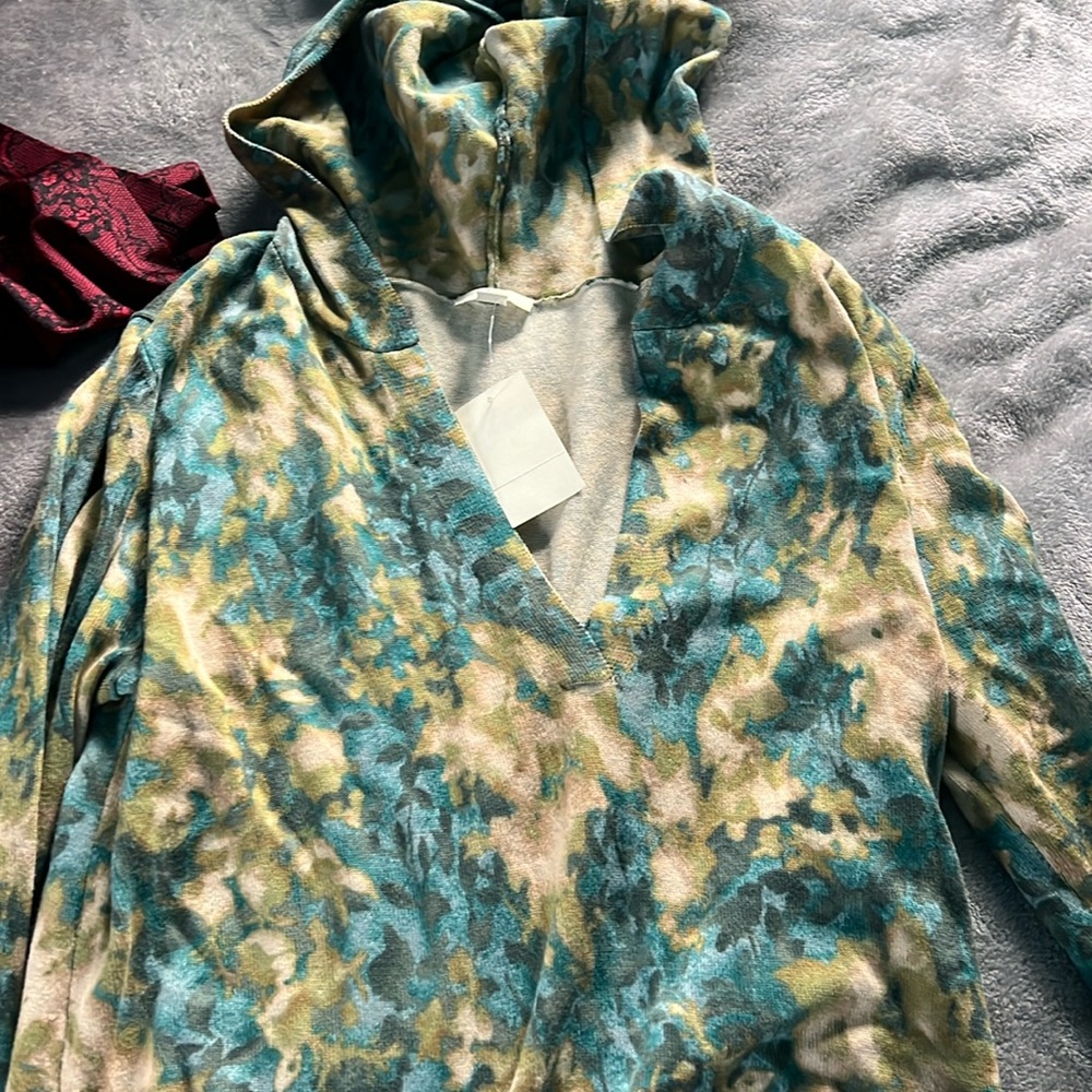 Cozy V-neck hoodie